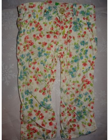 Pantalon alb cu imprimeu floricele...