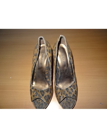 Pantofi decupati in varf animal print