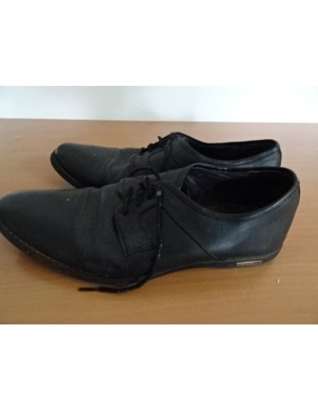 Pantofi barbati eleganti cu sireturi